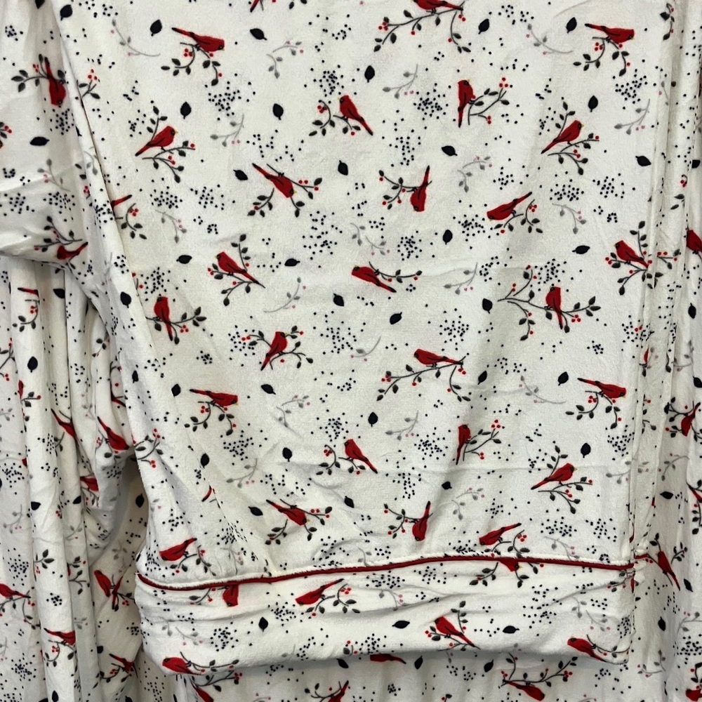 Secret Treasures cardinal print pajamas Set - Picture 7 of 10